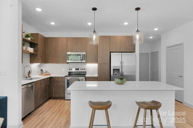 Building Photo - 9821 Research Dr