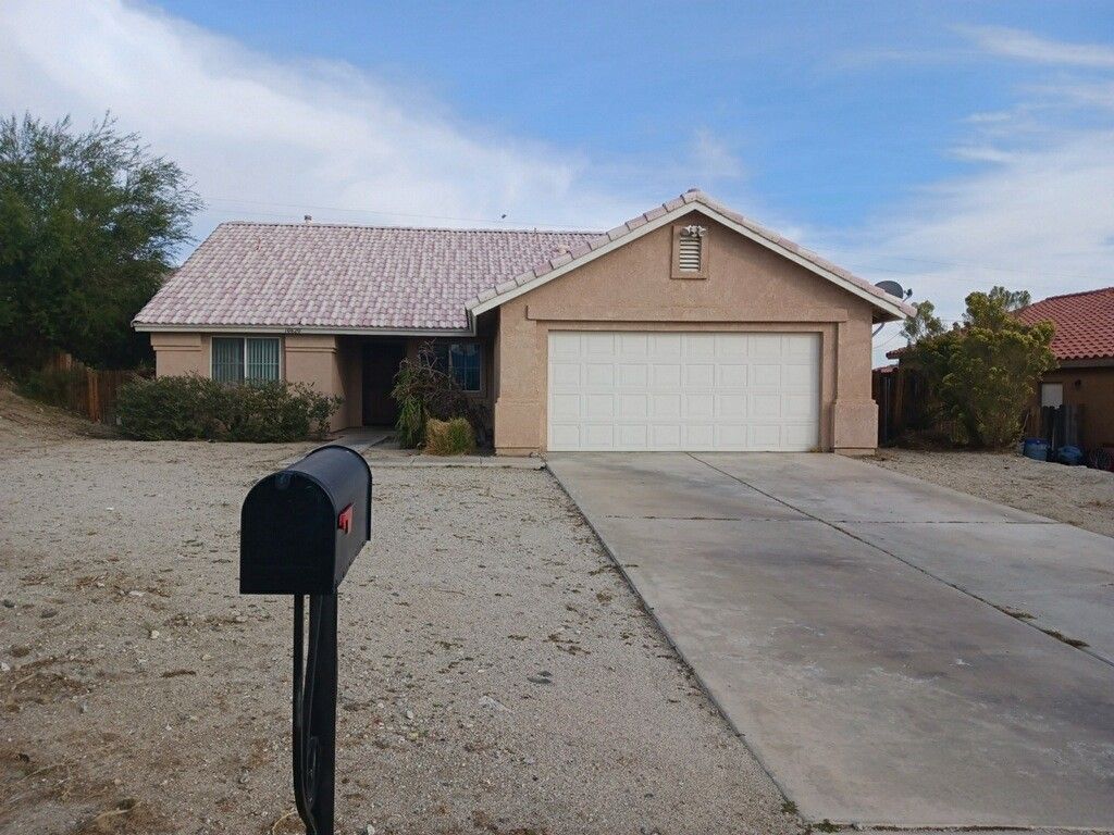 Building Photo - 10620 Cactus Dr