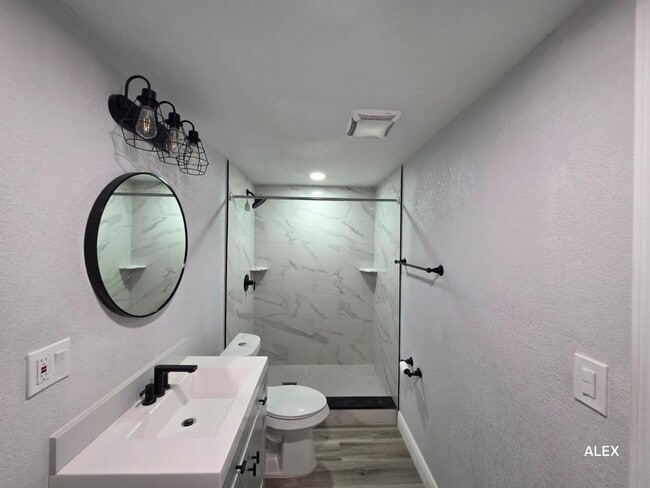 Building Photo - 1100 Beverly Ave NW