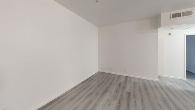 Bedroom - Highland Villa Apartments