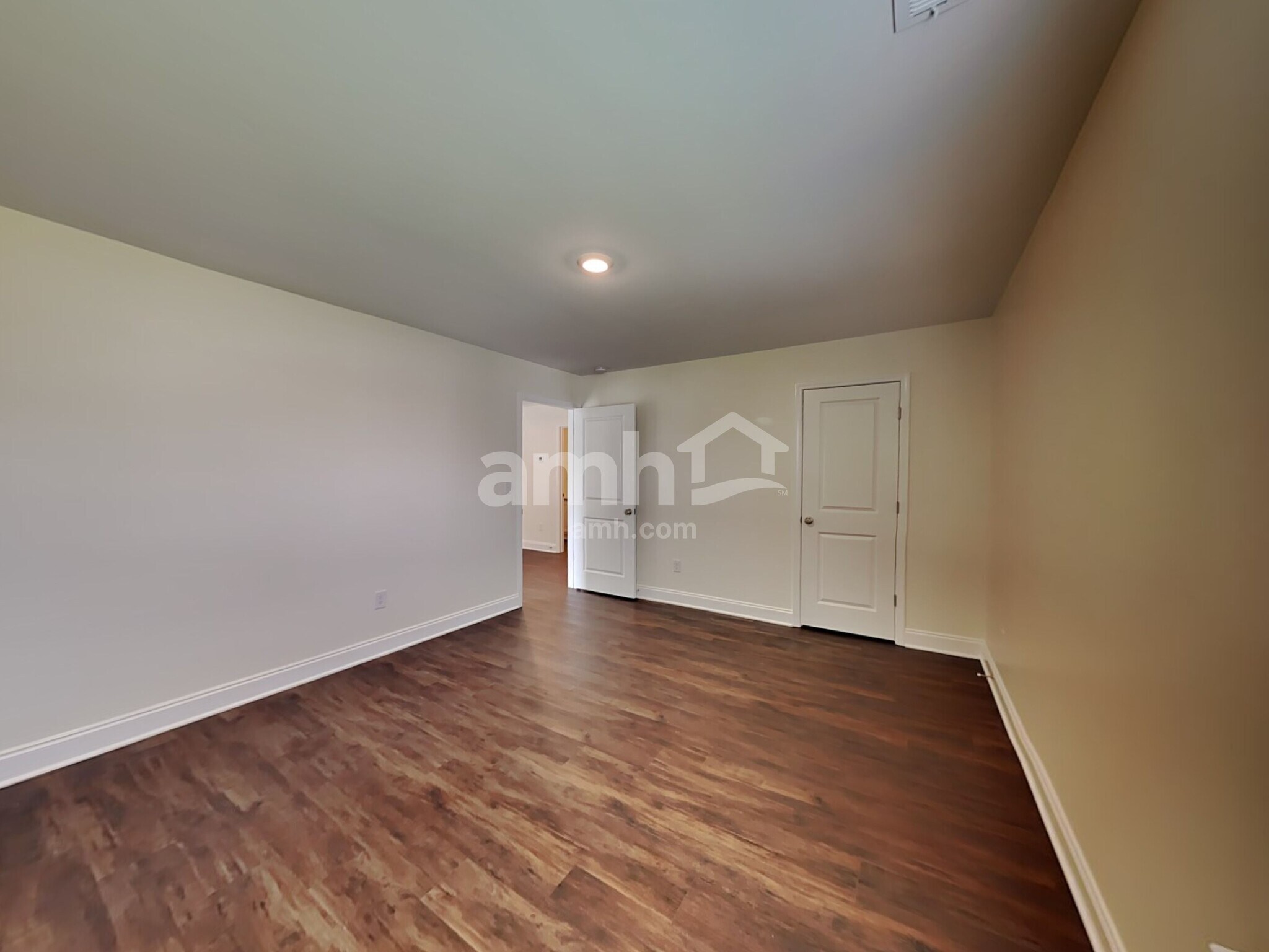 Building Photo - 5232 Valor Dr