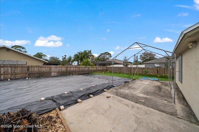 Building Photo - 701 Elmont St NW