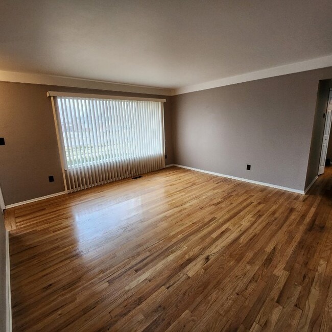 Living Room - 32442 Joy Rd