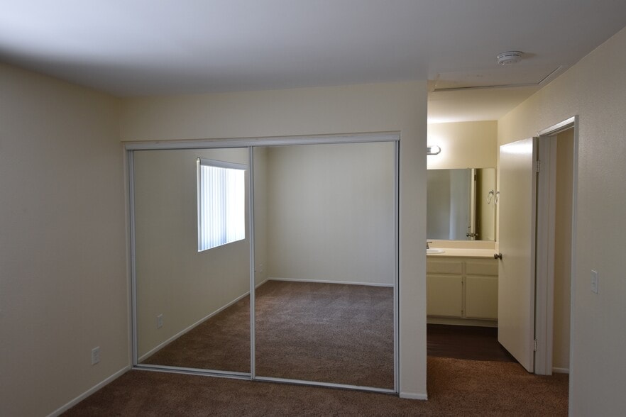 Building Photo - Mountain Vista Apartments