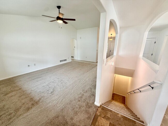 Building Photo - 7545 Back Stretch Dr