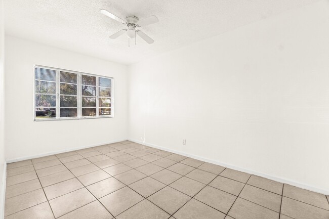 Building Photo - 211 Sunrise Ave