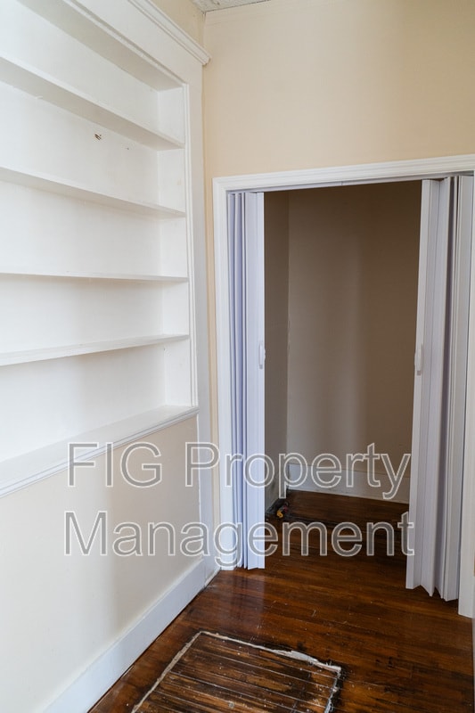 Building Photo - 119 West Moody Avenue - 1