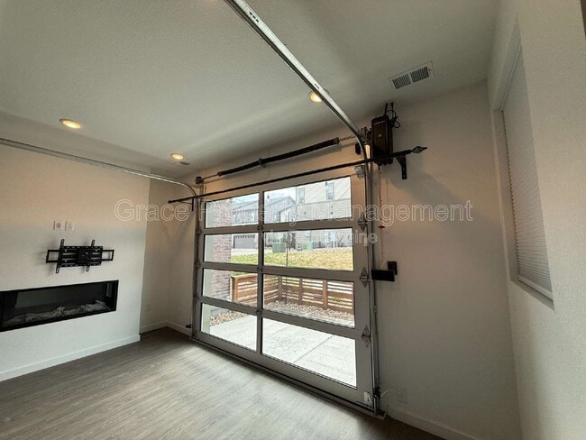Building Photo - 6387 Moore Ct