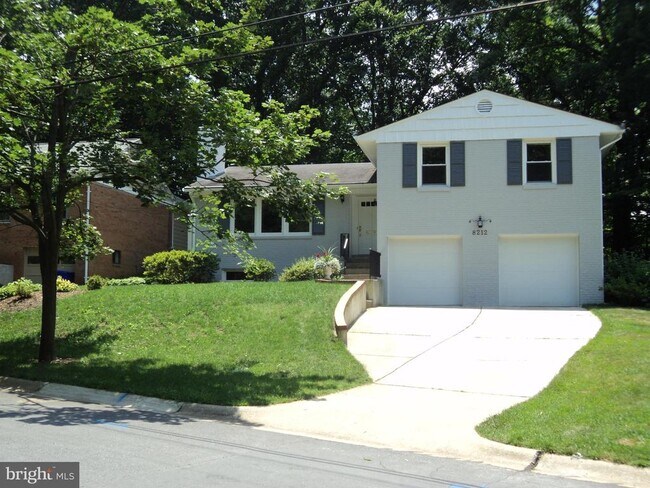 Building Photo - 8212 Hawthorne Rd