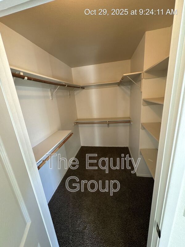 Building Photo - 951 Orangewood Ct