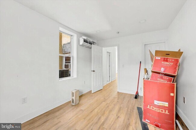Building Photo - 2046 S Norwood St