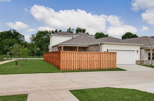 Building Photo - 6207 SW Luster Rd