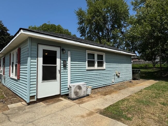 Building Photo - Tri-Plex - in Downtown Greer - 1 bedroom, ...