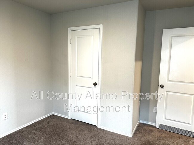 Building Photo - 10790 Giacconi Dr