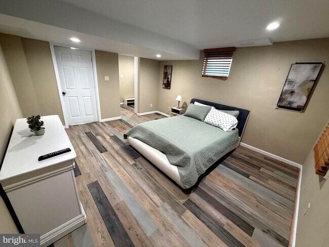 Building Photo - 7428 Mason Ln