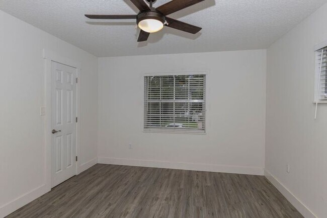 Building Photo - Charming 2BR/2.5BA Townhouse in the Heart of College Park!