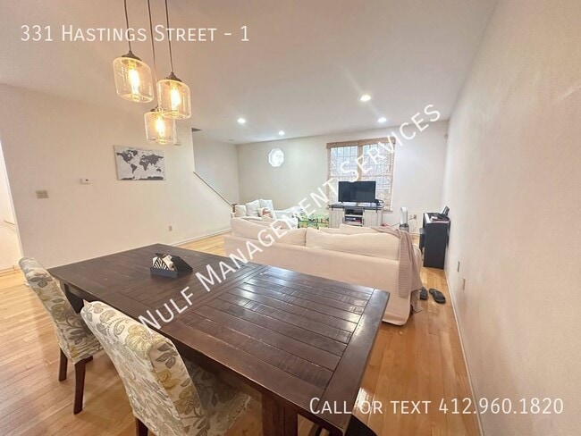 Building Photo - 331 Hastings St