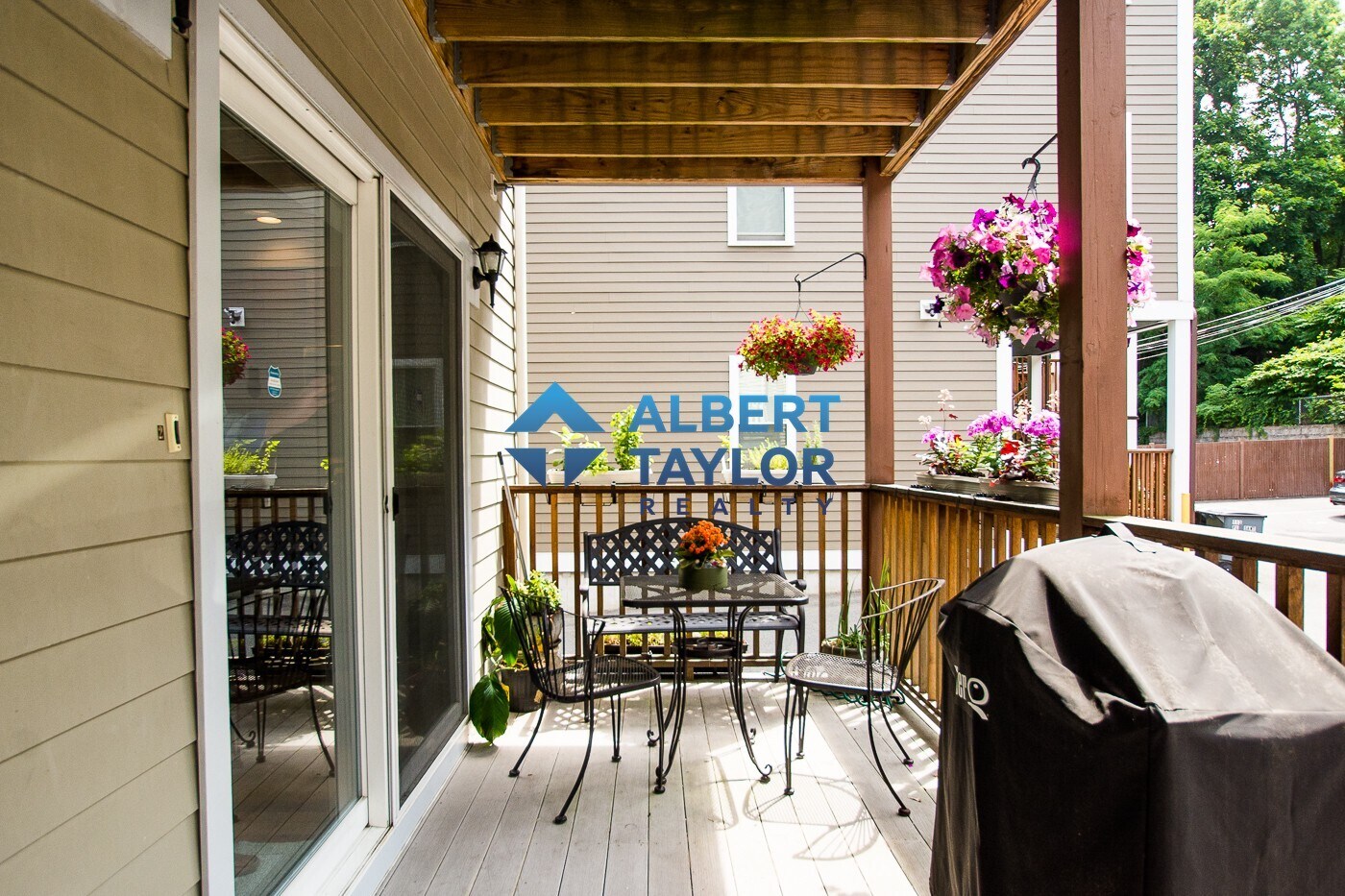 Building Photo - 111 Pleasant St