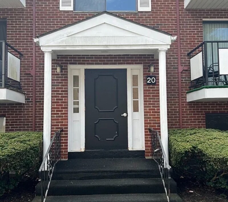 Building Photo - 20 Colonial Dr