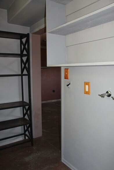 Building Photo - 6119 Greenwood Ave