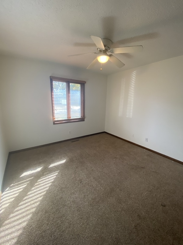 Building Photo - 319 Opal Cir