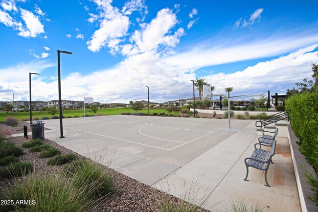 Building Photo - 773 W Lark Dr