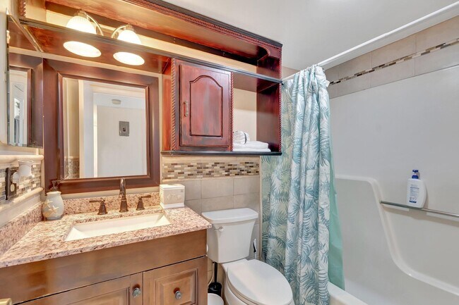Building Photo - 7101 Golf Colony Ct