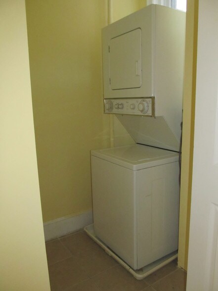 Laundry - 1213 S 46th St
