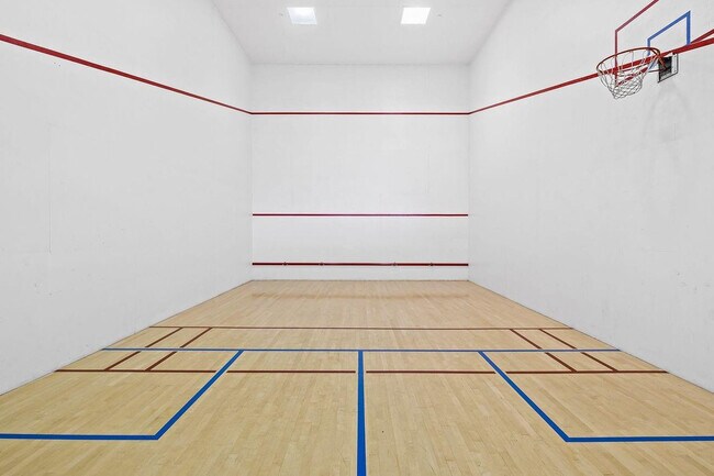 Building Photo - 2110 N Ocean Blvd