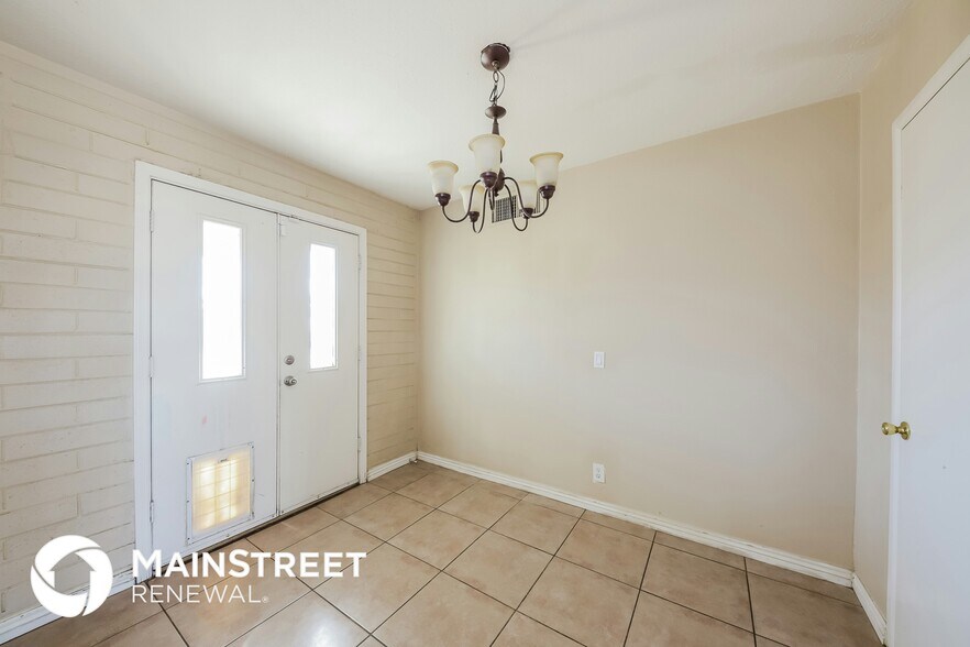 Building Photo - 4627 N 47th Dr
