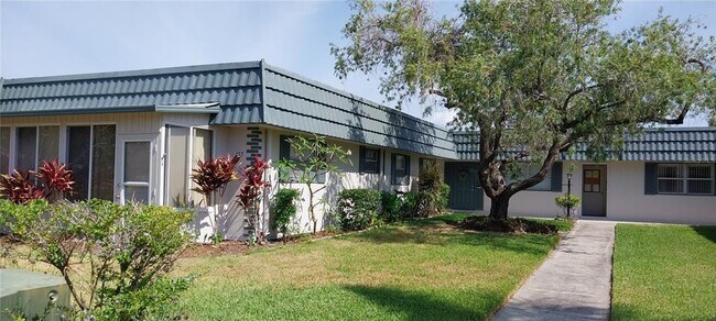 Primary Photo - 1811 Bedford Ln