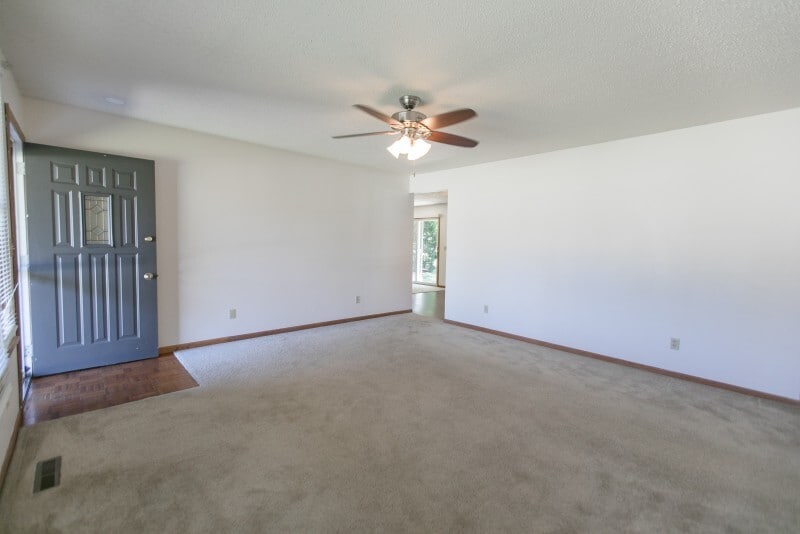 Building Photo - 1102 S Garden Ct