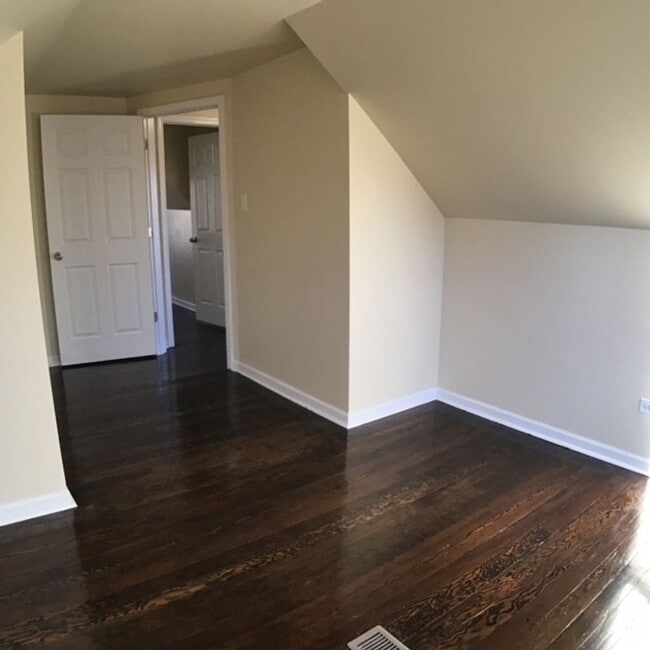 Building Photo - Beautiful 4 bedroom house in great Dolton ...