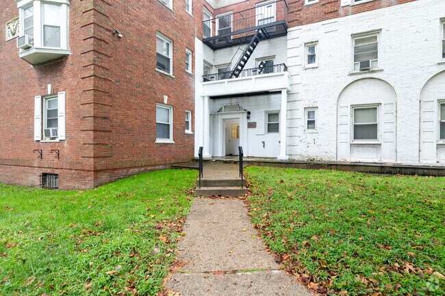 Building Photo - Colonial Gardens Trenton Proud LLC