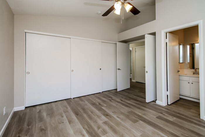 Building Photo - 1423 N Dana St