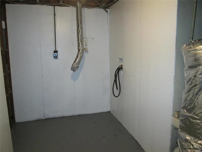 Building Photo - Move in Ready