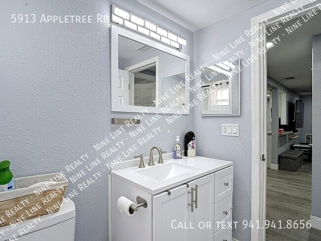 Building Photo - 5913 Appletree Rd