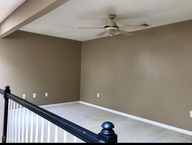 Loft - 611 McGill Park Ave NE