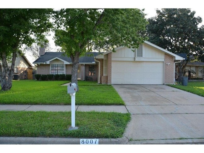 Building Photo - 8007 Vista Del Sol Dr