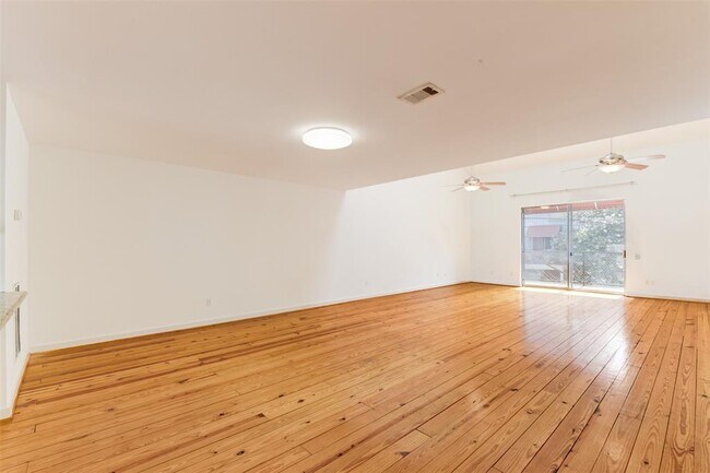 Building Photo - 1211 Arthur St