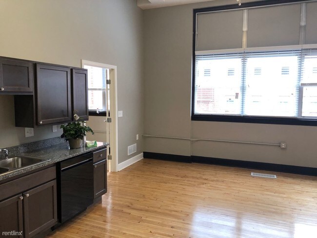 Building Photo - 751 2nd Ave S