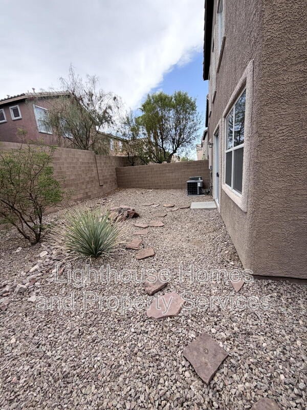 Building Photo - 9118 Wine Cellar Ave