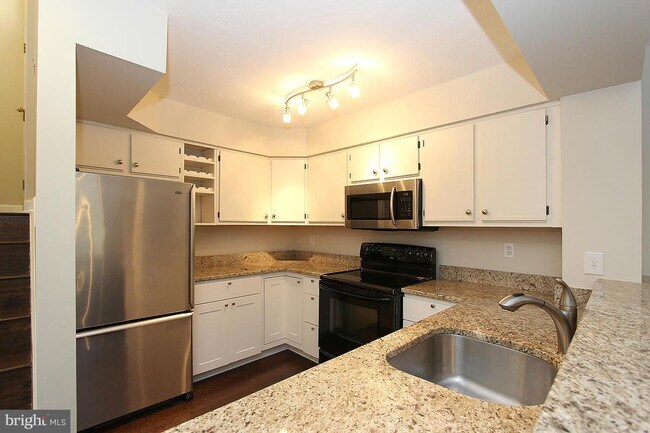 Building Photo - 18112 Windsor Hill Dr