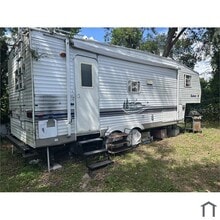 Building Photo - 3004 E Yukon St