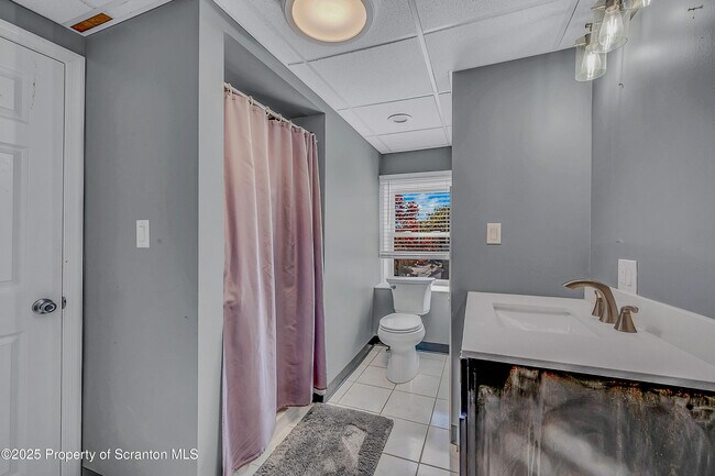 Building Photo - 533 S Franklin St