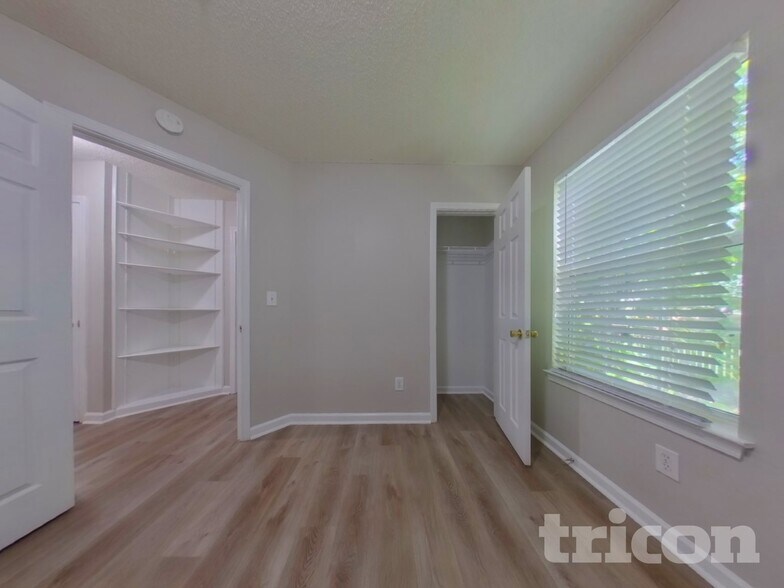 Building Photo - 3547 Lehigh Way