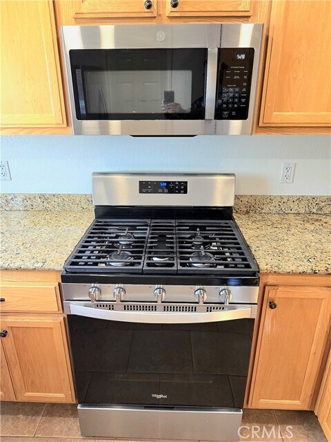 Building Photo - 74404 Pinon Dr
