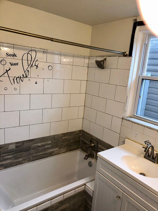 Building Photo - 172 Virginia Ave