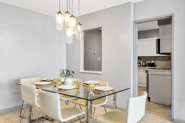 Building Photo - 5151 Collins Ave