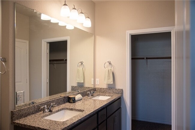 Building Photo - 2145 Chief St